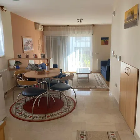 Attila Diklo Appartement *